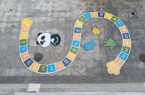 鲁甸地面游戏彩绘